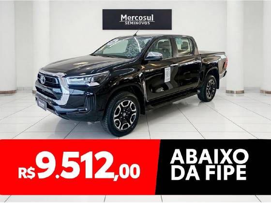 TOYOTA HILUX 2.8 D-4D TURBO DIESEL CD SRX 4X4 AUTOMÁTICO TOYOTA HILUX 2.8 D-4D TURBO DIESEL CD SRX 4X4 AUTOMÁTICO